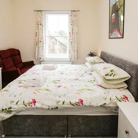 Flat 3 *