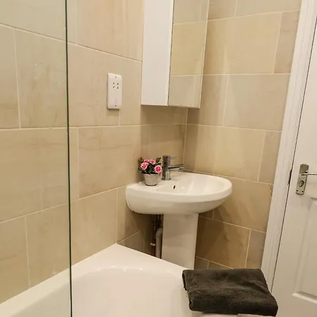 Flat 3 *